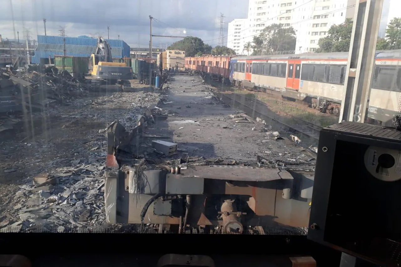 Cortes e Reciclagem de Vagões e Locomotivas - imagem 5